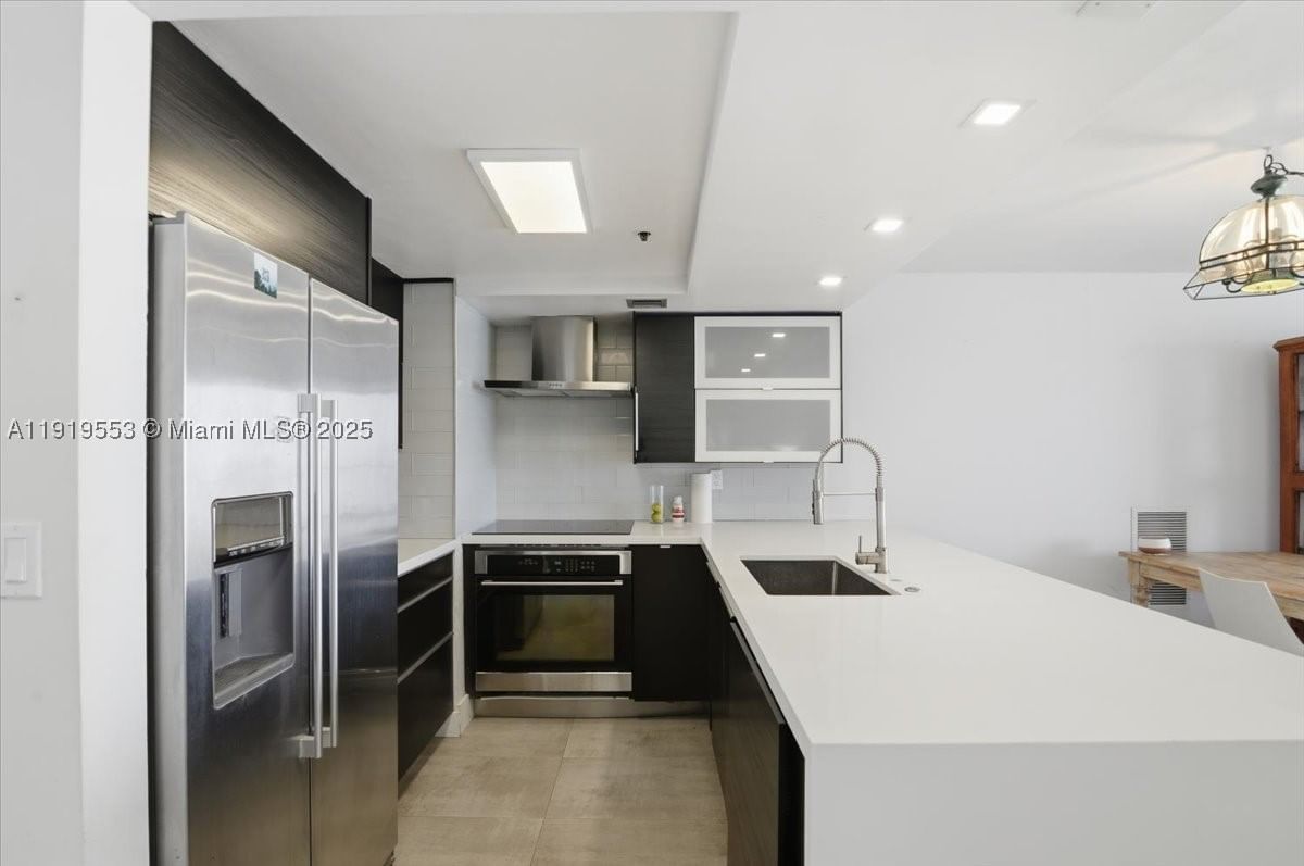 Real estate property located at 7601 Treasure Dr # 2109, Miami-dade, Grandview Palace, North Bay Village, FL