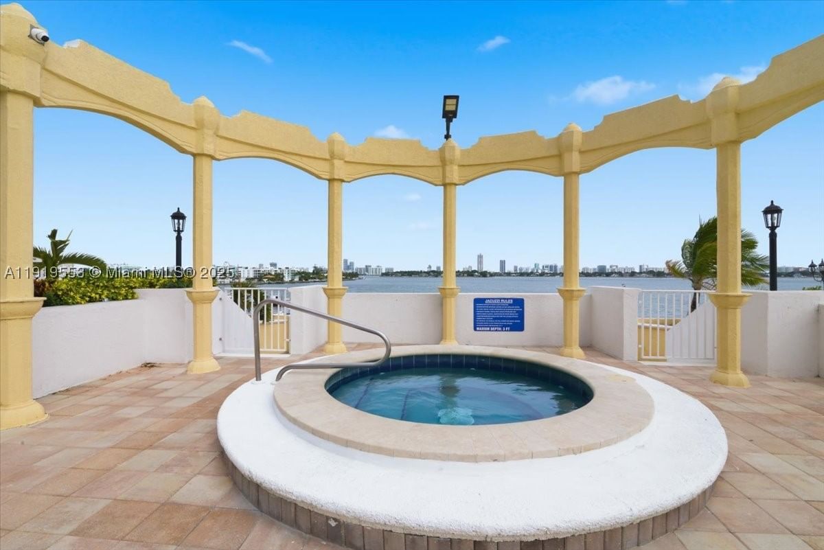 Real estate property located at 7601 Treasure Dr # 2109, Miami-dade, Grandview Palace, North Bay Village, FL