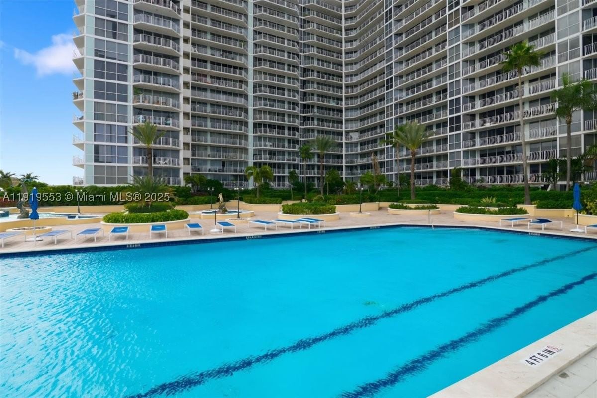 Real estate property located at 7601 Treasure Dr # 2109, Miami-dade, Grandview Palace, North Bay Village, FL