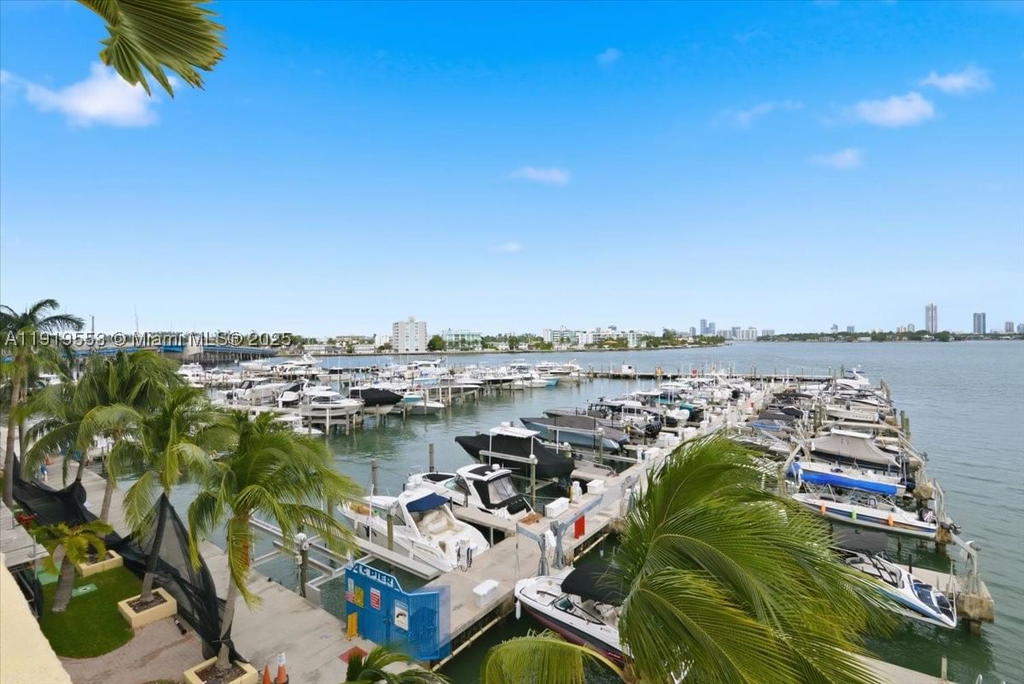 Real estate property located at 7601 Treasure Dr # 2109, Miami-dade, Grandview Palace, North Bay Village, FL