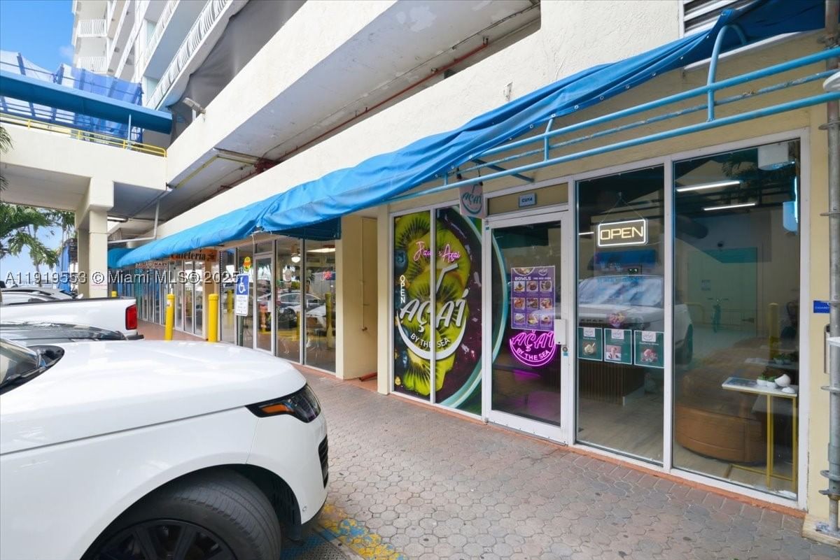 Real estate property located at 7601 Treasure Dr # 2109, Miami-dade, Grandview Palace, North Bay Village, FL
