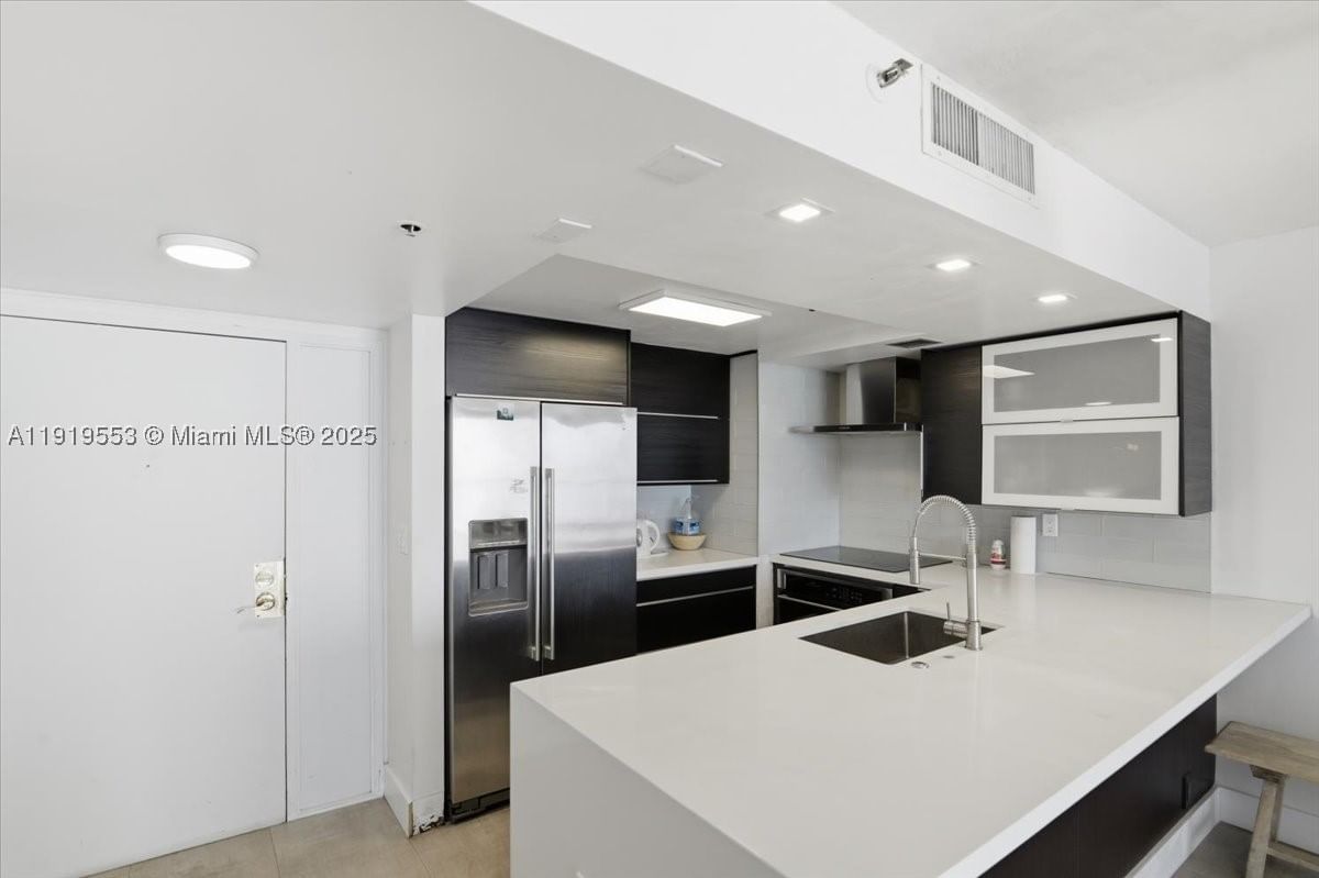 Real estate property located at 7601 Treasure Dr # 2109, Miami-dade, Grandview Palace, North Bay Village, FL