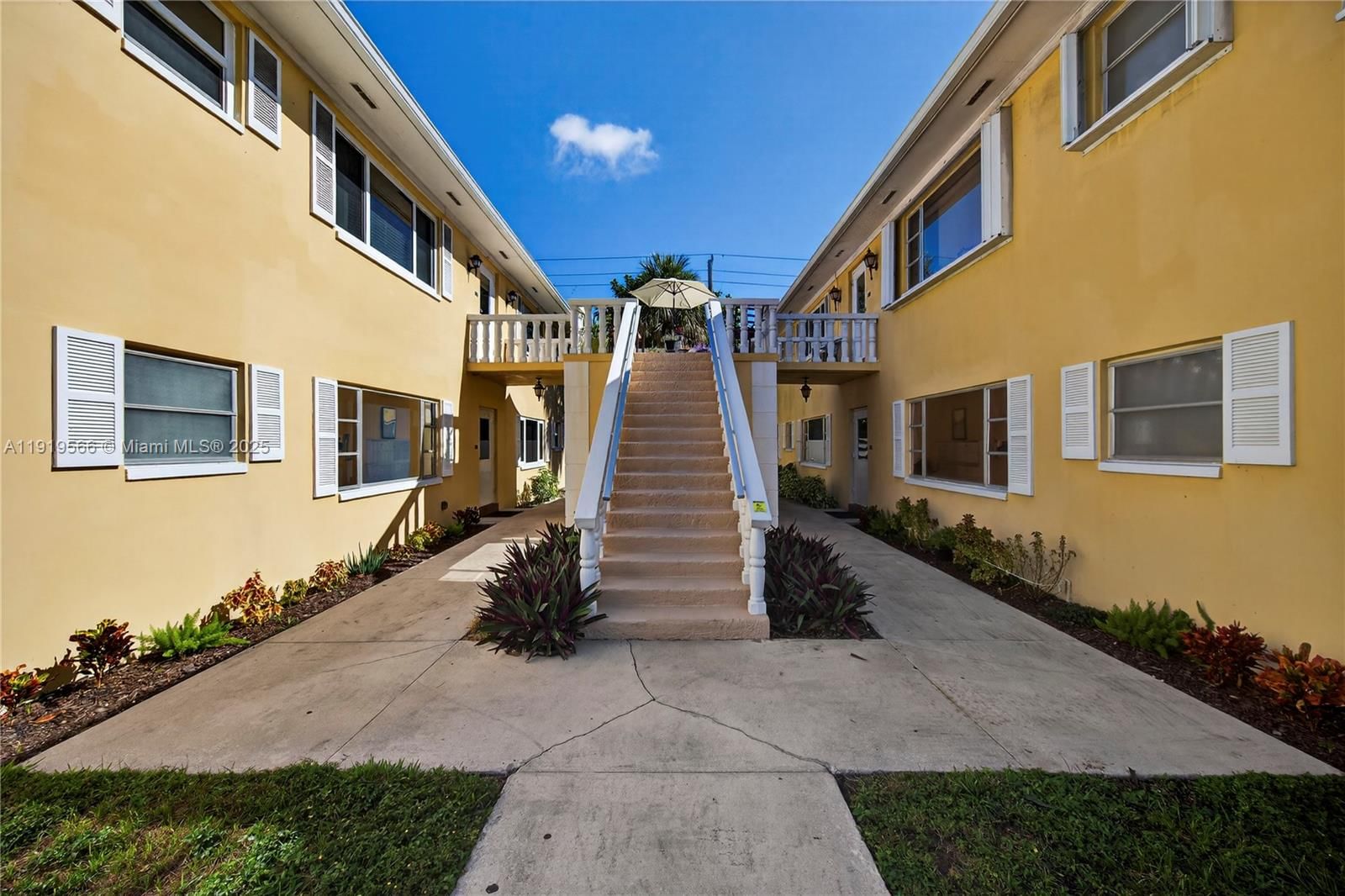 Real estate property located at 5840 22nd Way #725, Broward, Imperial Point Gardens Co, Fort Lauderdale, FL