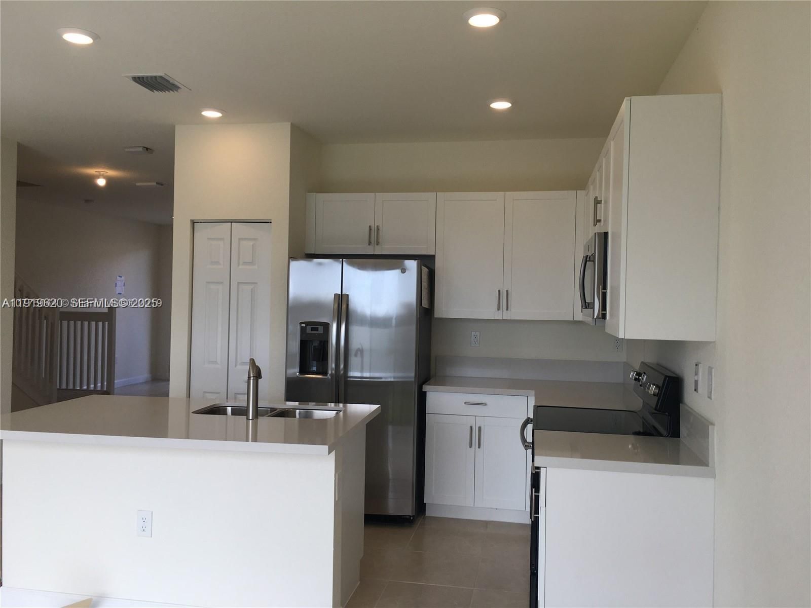 Real estate property located at 3388 100th Ter, Miami-dade, Aquabella Section One, Hialeah, FL