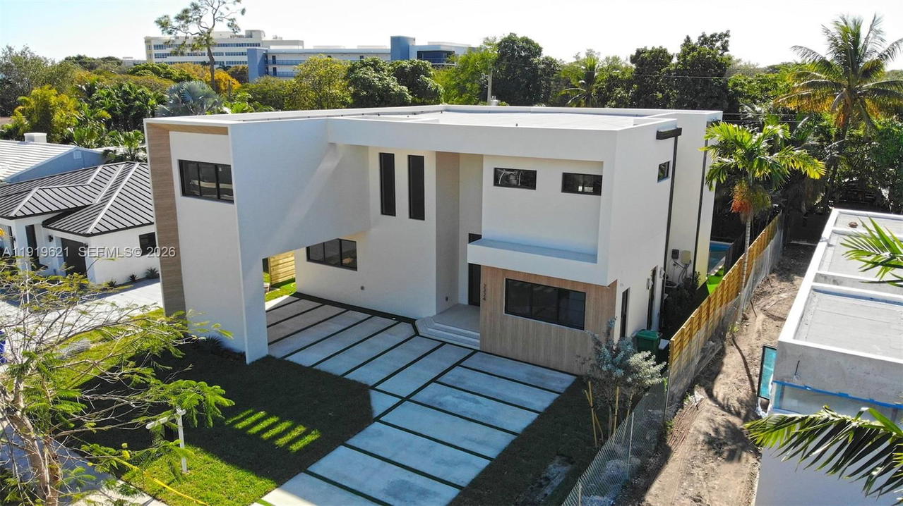 Real estate property located at 2324 26th St, Miami-dade, Silver Bluff Est-sec B, Miami, FL