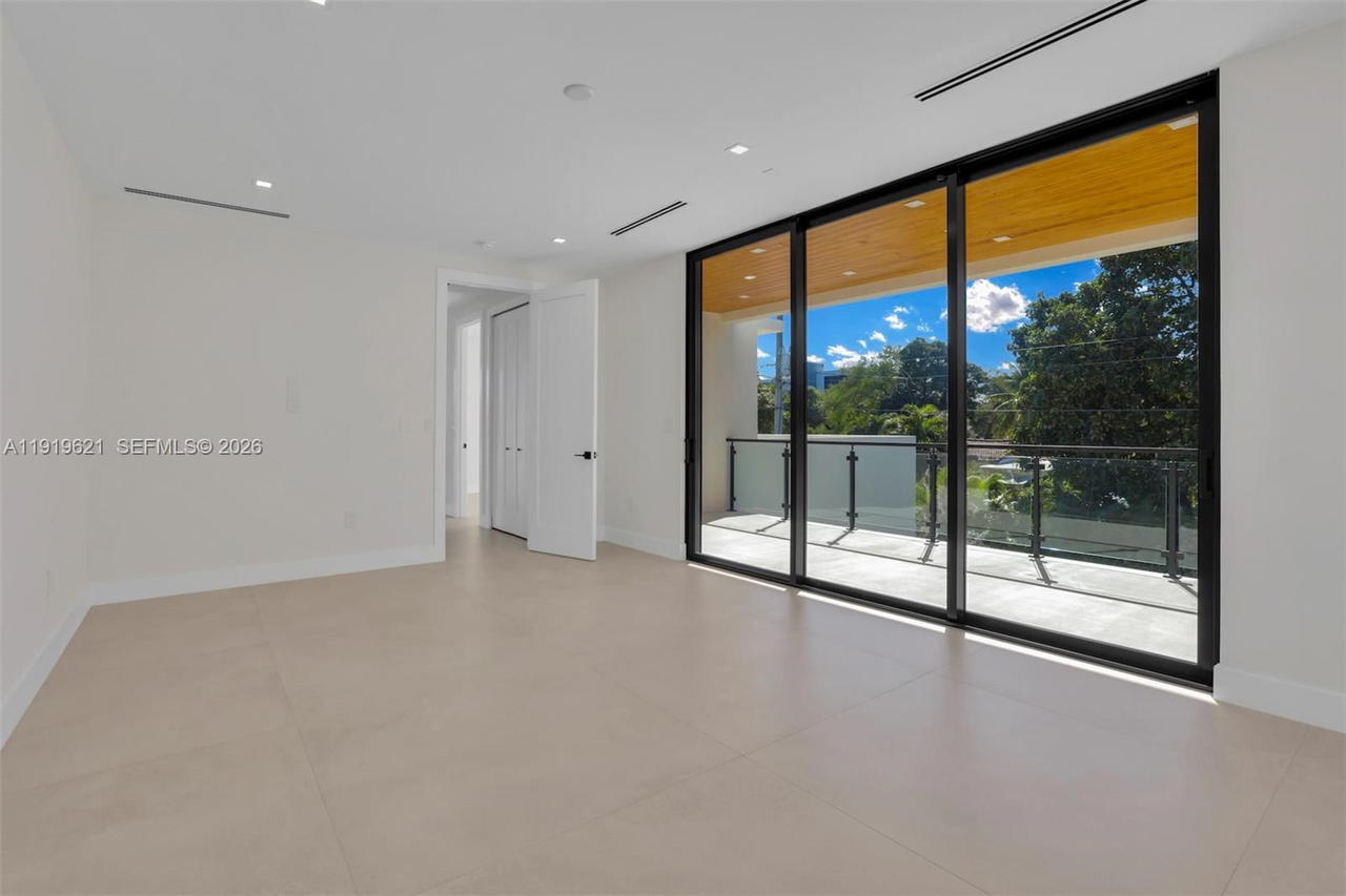 Real estate property located at 2324 26th St, Miami-dade, Silver Bluff Est-sec B, Miami, FL