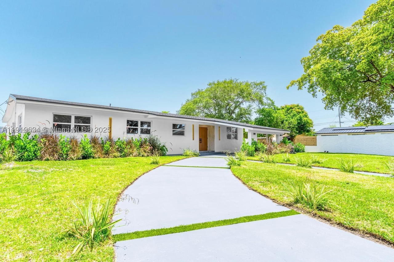 Real estate property located at 19661 10th Pl, Miami-dade, Ives Estates Sec 1, Miami, FL