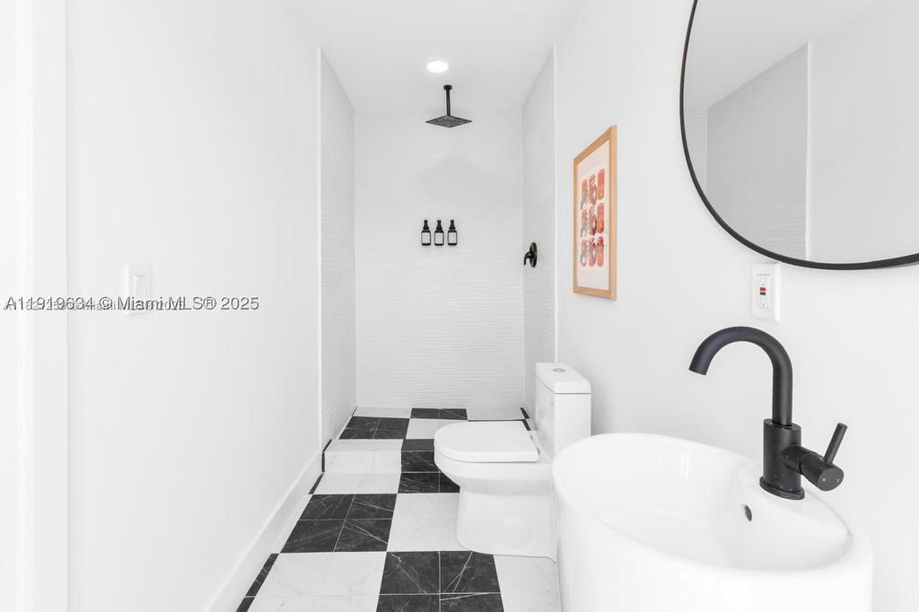 Real estate property located at 19661 10th Pl, Miami-dade, Ives Estates Sec 1, Miami, FL