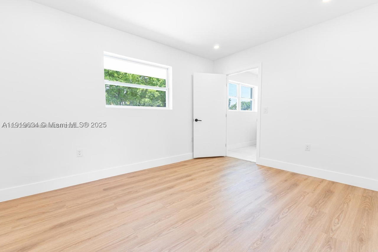 Real estate property located at 19661 10th Pl, Miami-dade, Ives Estates Sec 1, Miami, FL