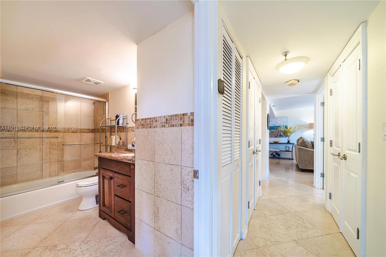 Real estate property located at 1621 Collins Ave #802, Miami-dade, The Georgian Condo, Miami Beach, FL