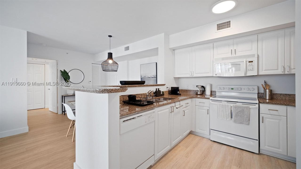Real estate property located at 1155 Brickell Bay Dr #2203, Miami-dade, The Mark On Brickell Cond, Miami, FL