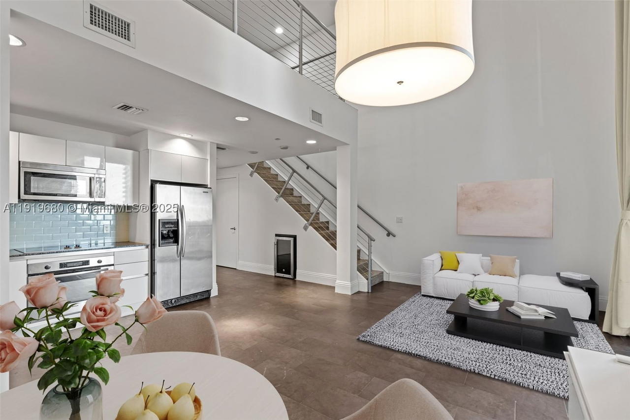 Real estate property located at 1050 Brickell Ave #1006, Miami-dade, 1060 Brickell Condo, Miami, FL