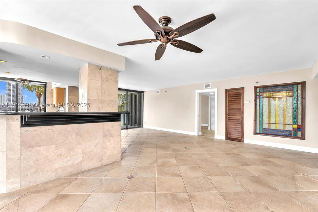 Real estate property located at 801 Venetian Dr #208, Miami-dade, Venetian Isle Condo, Miami Beach, FL