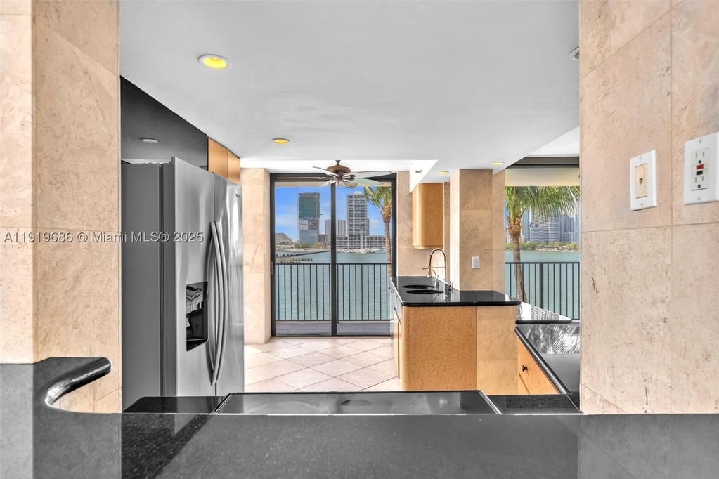 Real estate property located at 801 Venetian Dr #208, Miami-dade, Venetian Isle Condo, Miami Beach, FL