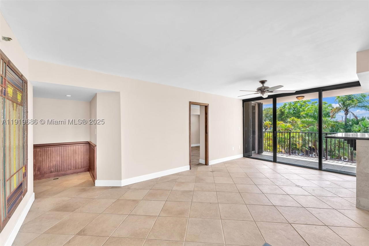 Real estate property located at 801 Venetian Dr #208, Miami-dade, Venetian Isle Condo, Miami Beach, FL