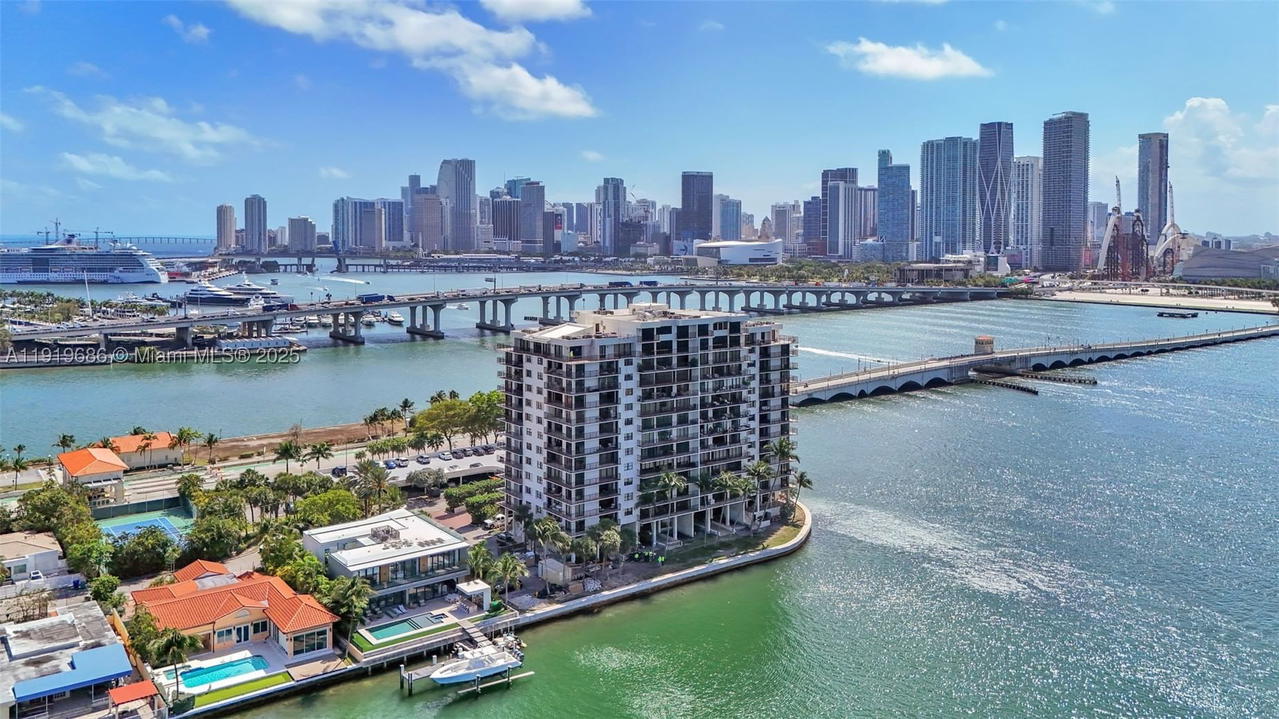 Real estate property located at 801 Venetian Dr #208, Miami-dade, Venetian Isle Condo, Miami Beach, FL