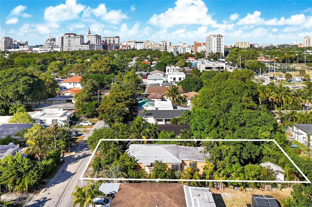 Real estate property located at 2845 37th Ct, Miami-dade, Realty Securities Corppb, Miami, FL