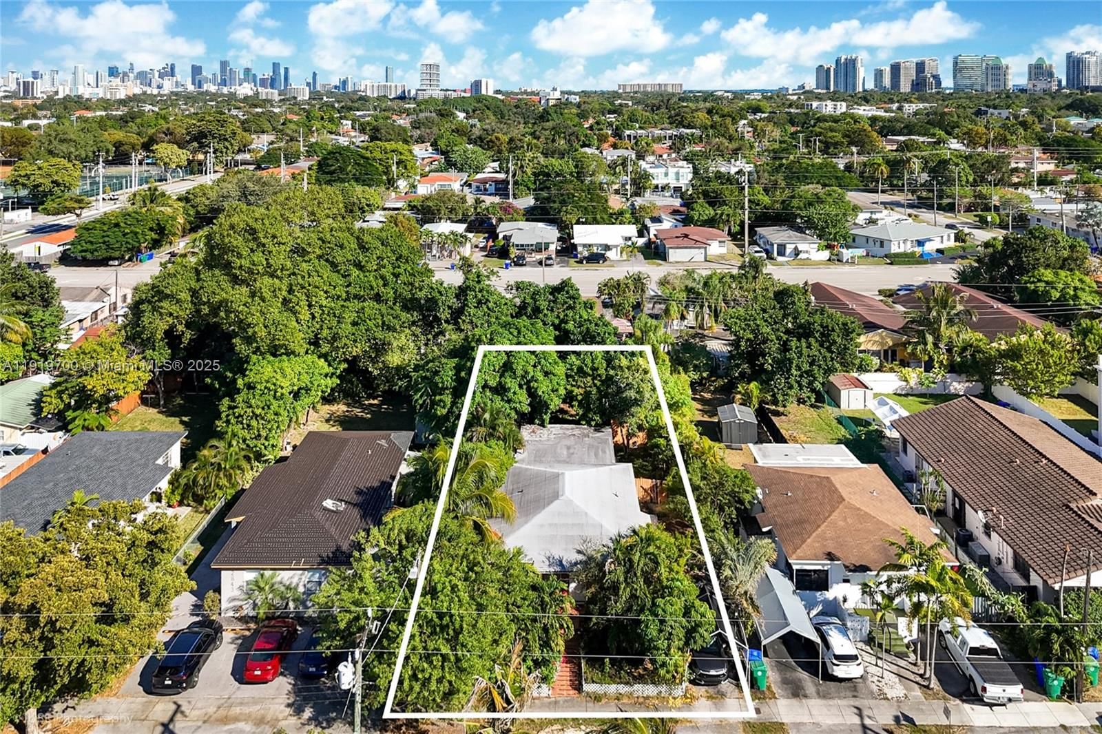 Real estate property located at 2845 37th Ct, Miami-dade, Realty Securities Corppb, Miami, FL