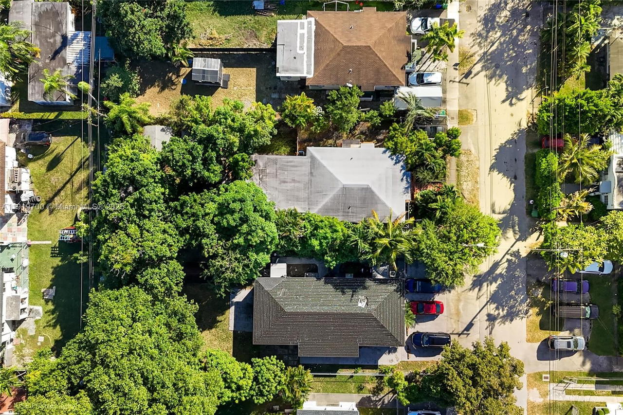 Real estate property located at 2845 37th Ct, Miami-dade, Realty Securities Corppb, Miami, FL
