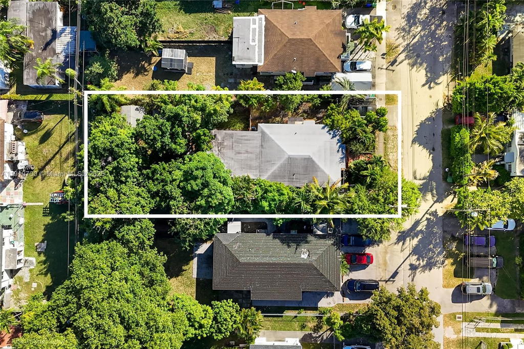 Real estate property located at 2845 37th Ct, Miami-dade, Realty Securities Corppb, Miami, FL