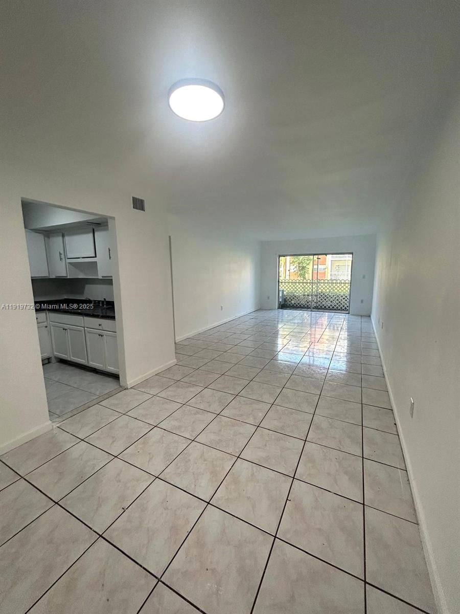 Real estate property located at 3600 21st St #101, Broward, Sunset Hills I Condominiu, Lauderdale Lakes, FL