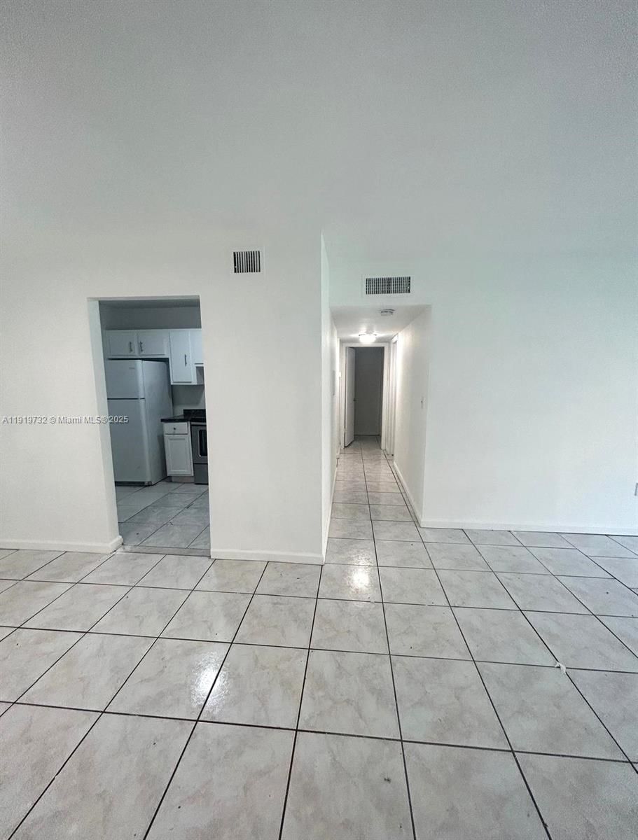 Real estate property located at 3600 21st St #101, Broward, Sunset Hills I Condominiu, Lauderdale Lakes, FL