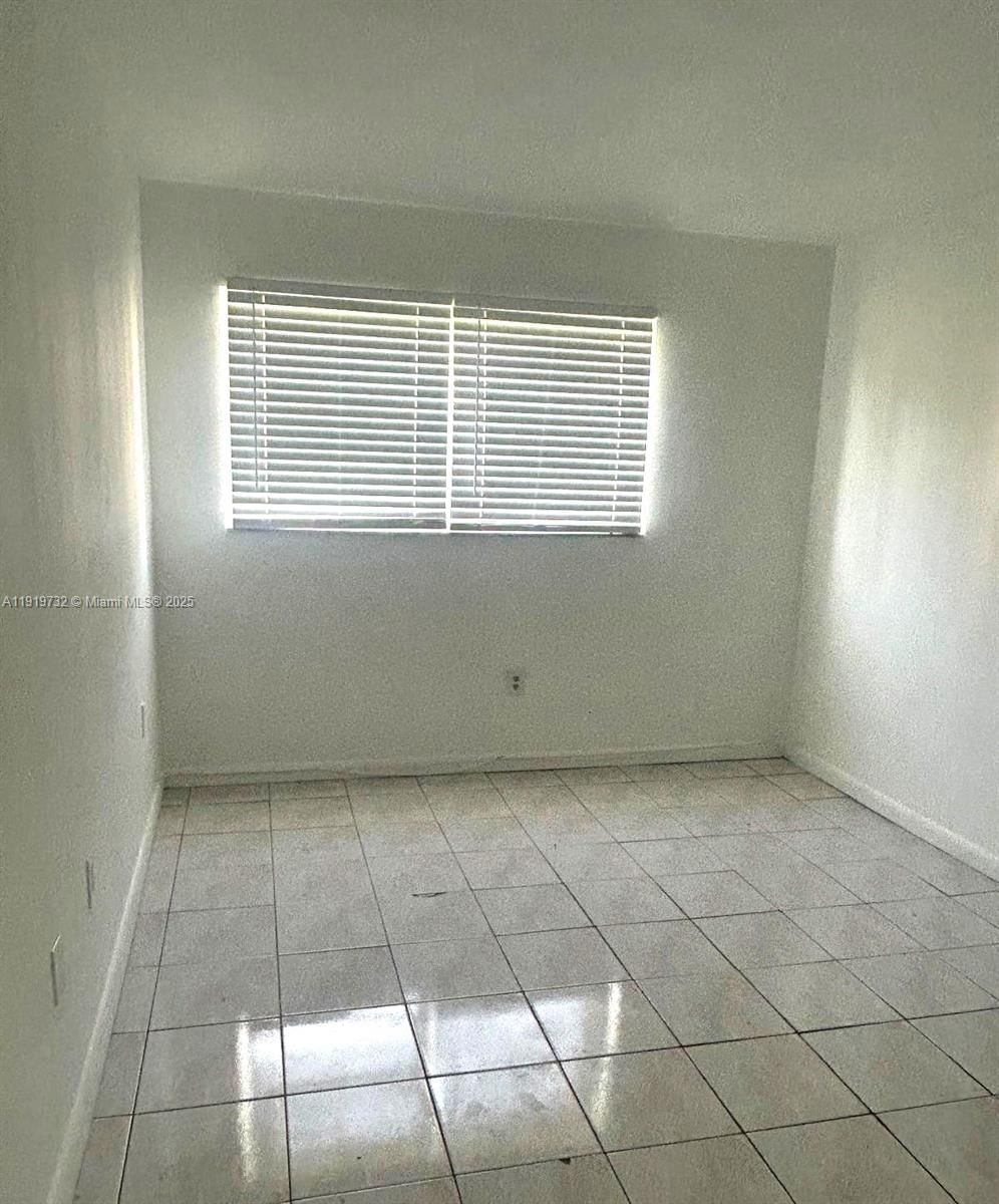 Real estate property located at 3600 21st St #101, Broward, Sunset Hills I Condominiu, Lauderdale Lakes, FL
