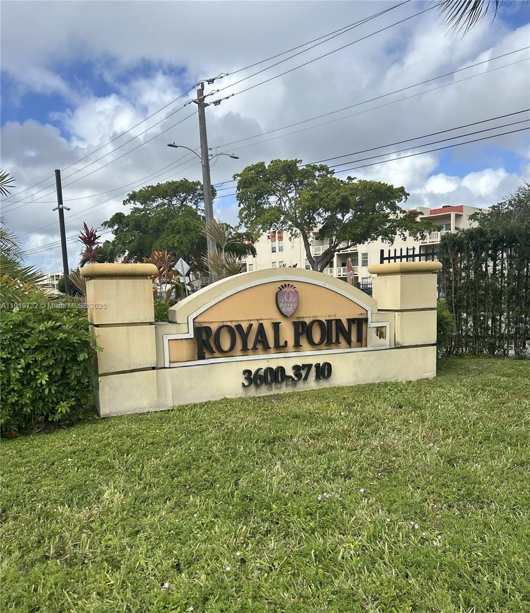 Real estate property located at 3600 21st St #101, Broward, Sunset Hills I Condominiu, Lauderdale Lakes, FL