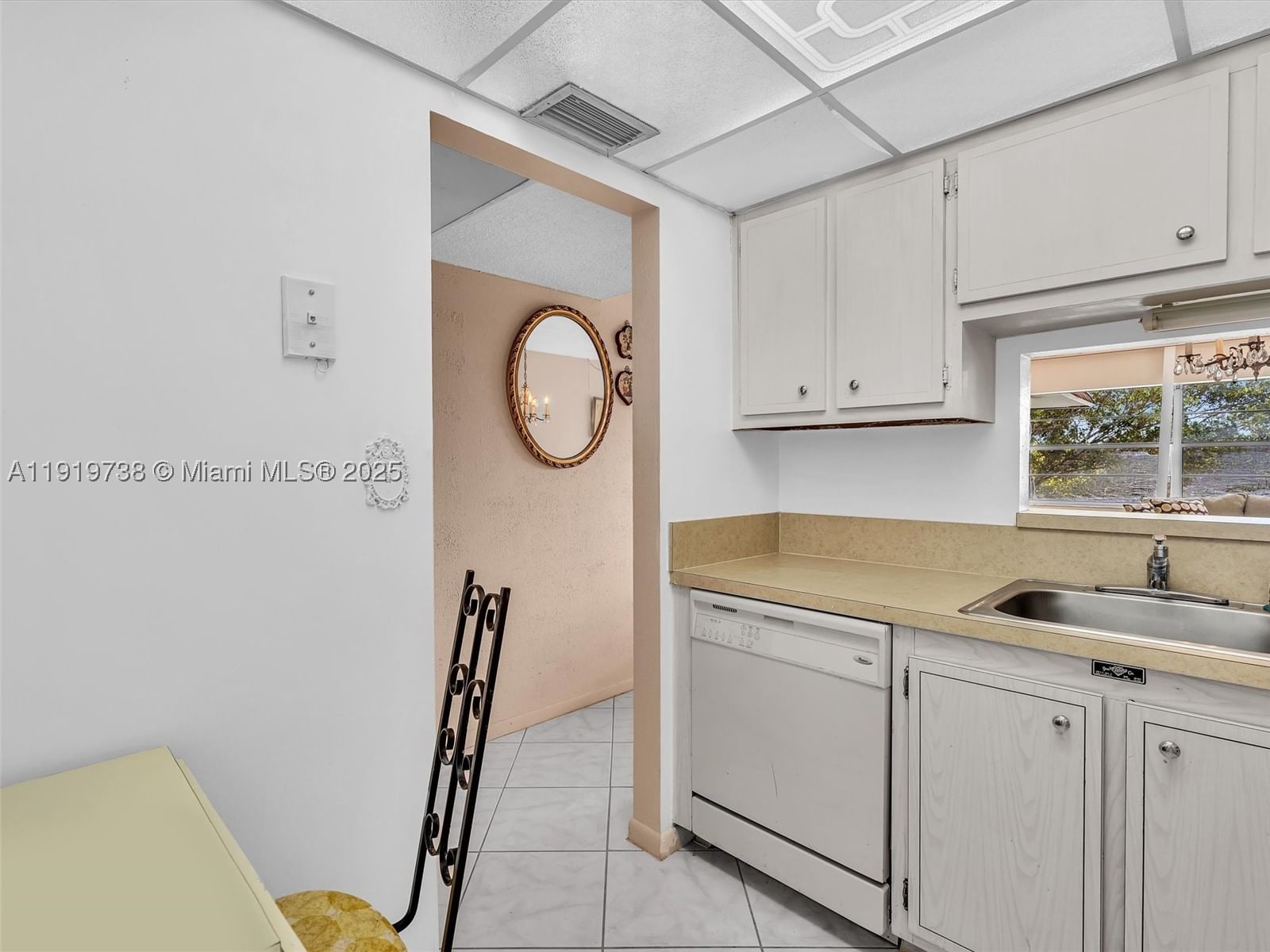 Real estate property located at 5102 36th St #607, Broward, Elderberry Gardens Condo, Lauderdale Lakes, FL