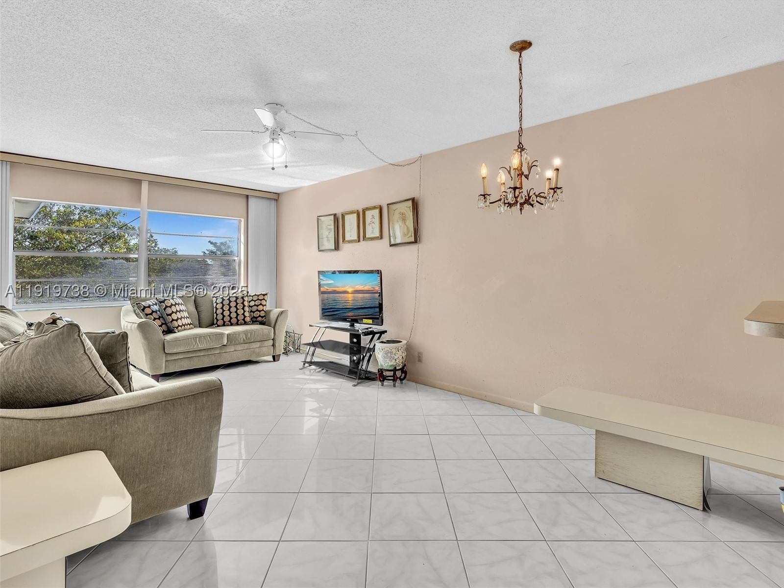Real estate property located at 5102 36th St #607, Broward, Elderberry Gardens Condo, Lauderdale Lakes, FL