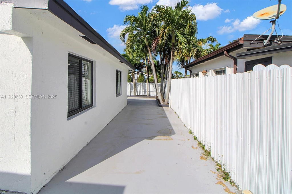 Real estate property located at 1623 138th Ct, Miami-dade, Irenca Sub, Miami, FL