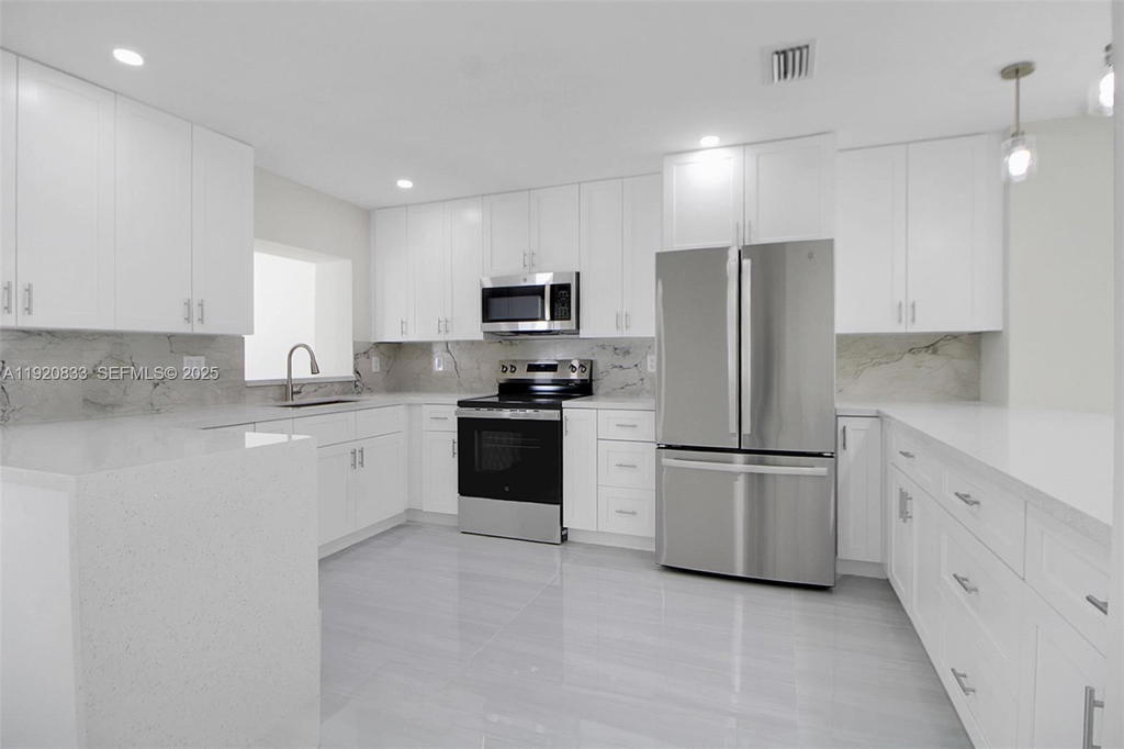 Real estate property located at 1623 138th Ct, Miami-dade, Irenca Sub, Miami, FL