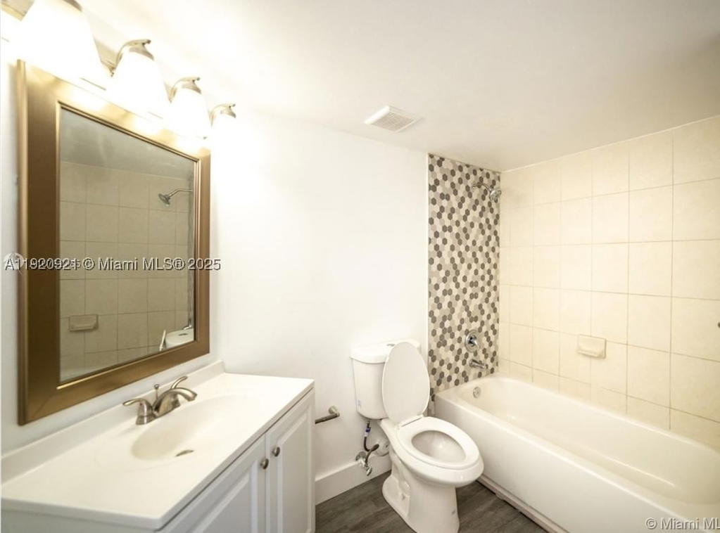 Real estate property located at 17622 25th Ave #101, Miami-dade, The Oaks At Miami Gardens, Miami Gardens, FL