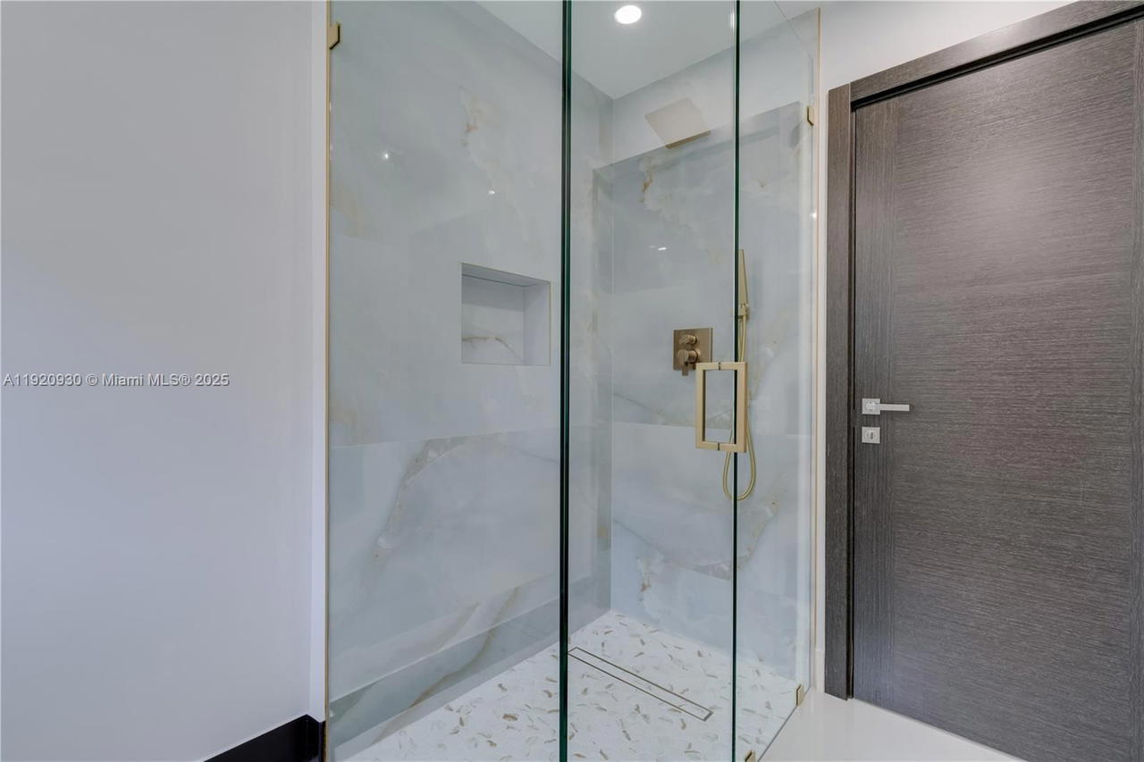 Real estate property located at 15563 115th St, Miami-dade, Hammocks Shores 3rd Addn, Miami, FL