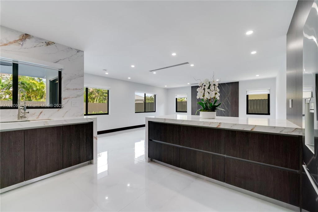 Real estate property located at 15563 115th St, Miami-dade, Hammocks Shores 3rd Addn, Miami, FL