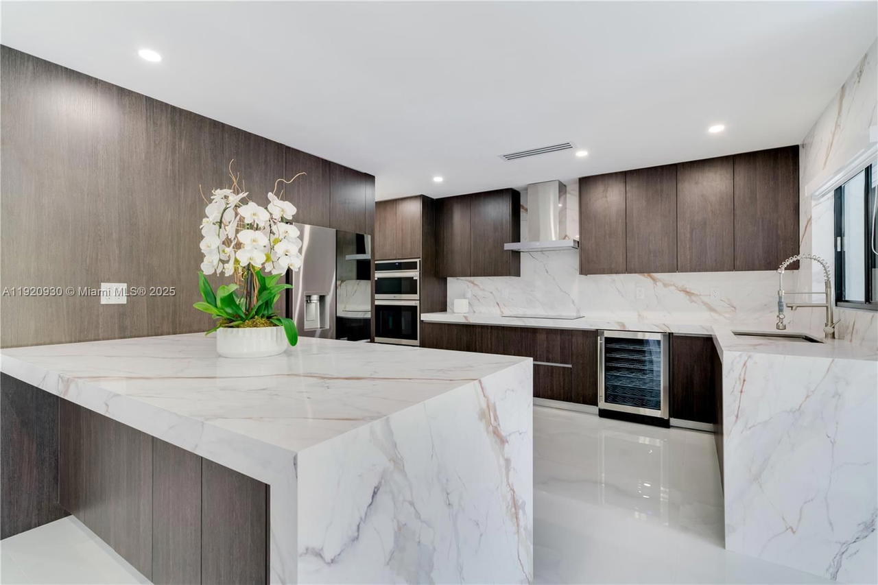 Real estate property located at 15563 115th St, Miami-dade, Hammocks Shores 3rd Addn, Miami, FL
