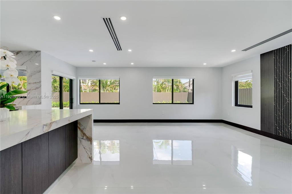 Real estate property located at 15563 115th St, Miami-dade, Hammocks Shores 3rd Addn, Miami, FL