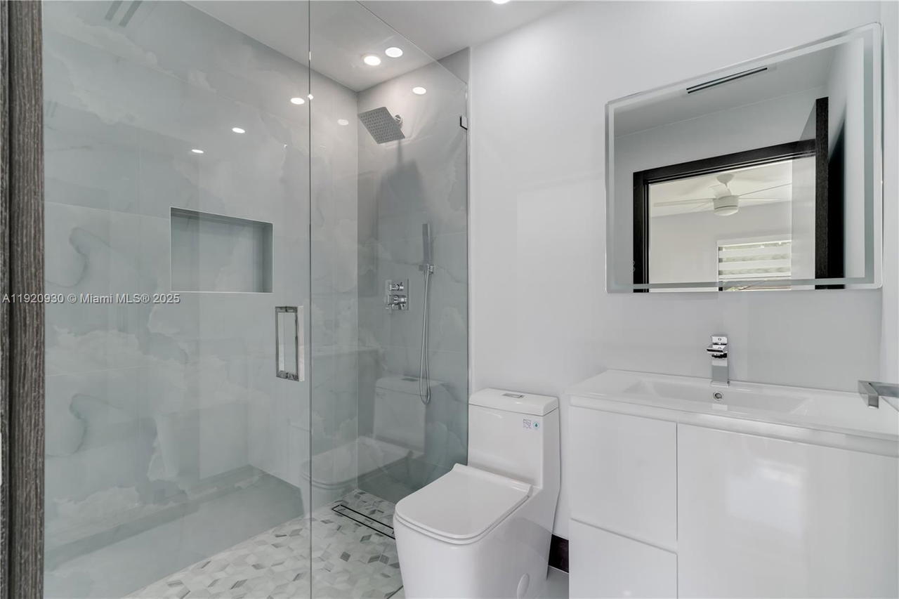 Real estate property located at 15563 115th St, Miami-dade, Hammocks Shores 3rd Addn, Miami, FL