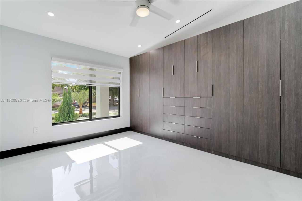 Real estate property located at 15563 115th St, Miami-dade, Hammocks Shores 3rd Addn, Miami, FL