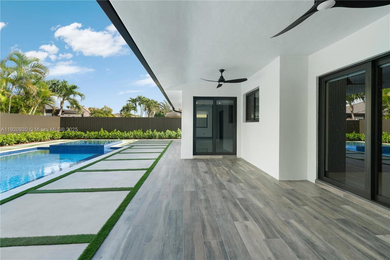 Real estate property located at 15563 115th St, Miami-dade, Hammocks Shores 3rd Addn, Miami, FL