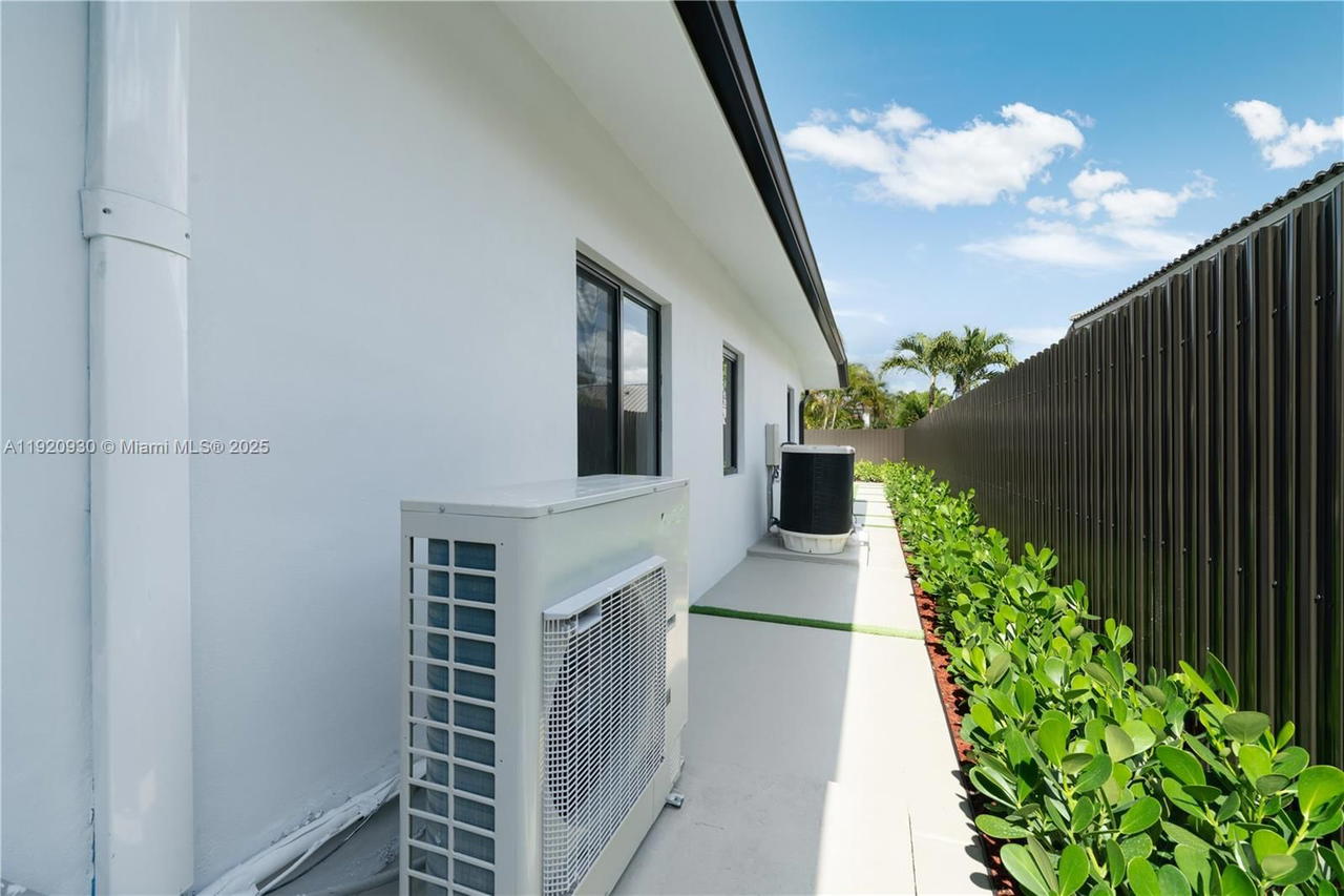 Real estate property located at 15563 115th St, Miami-dade, Hammocks Shores 3rd Addn, Miami, FL