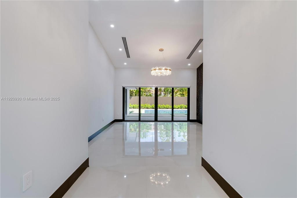 Real estate property located at 15563 115th St, Miami-dade, Hammocks Shores 3rd Addn, Miami, FL