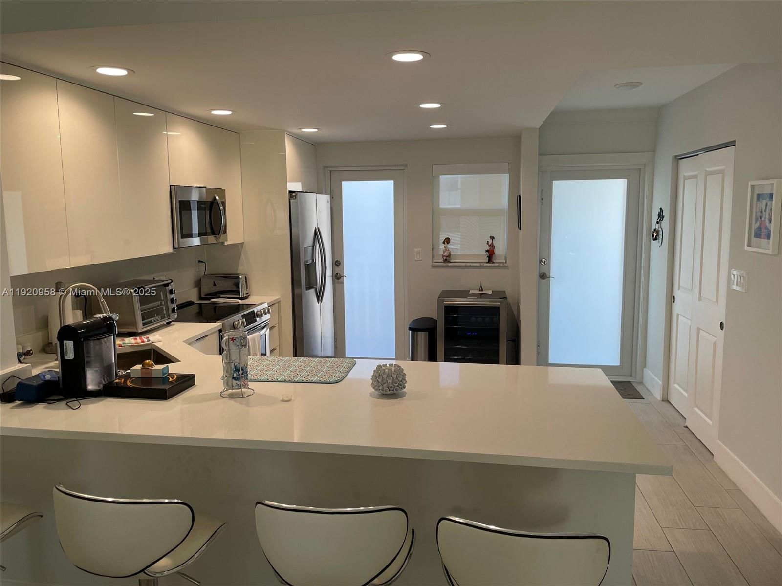 Real estate property located at 750 Ocean Blvd #702, Broward, Admiralty Towers Condomin, Pompano Beach, FL