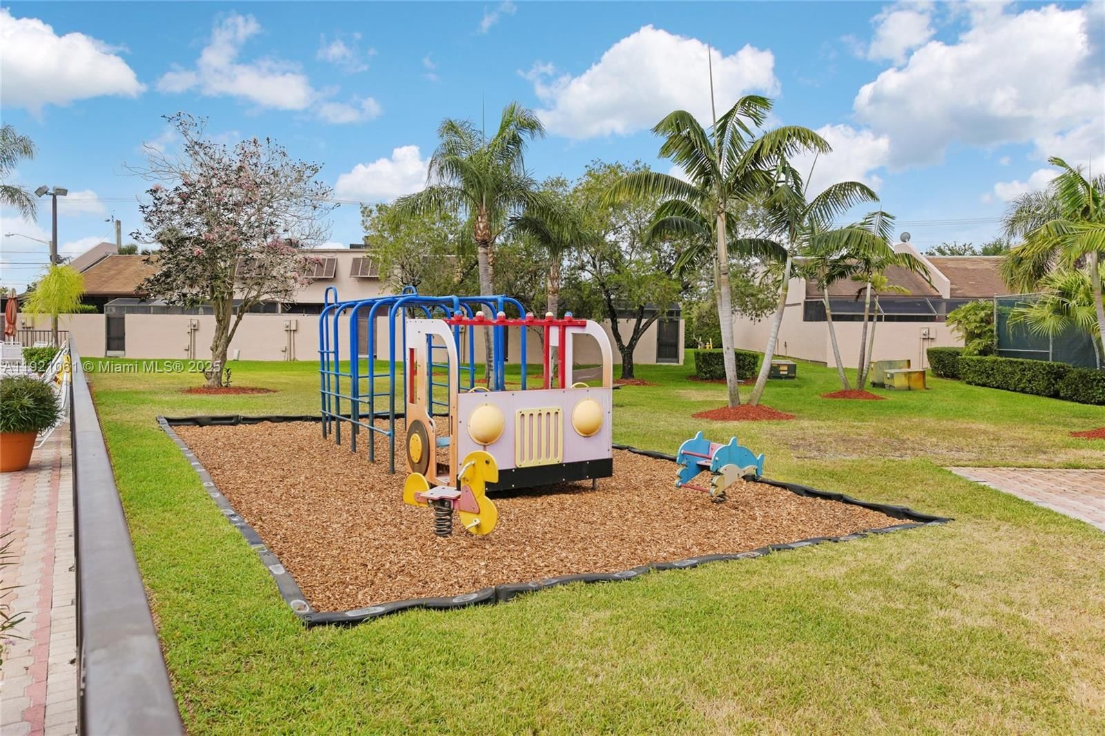 Real estate property located at 12393 12th Ct, Broward, Pembroke Lakes Section Se, Pembroke Pines, FL