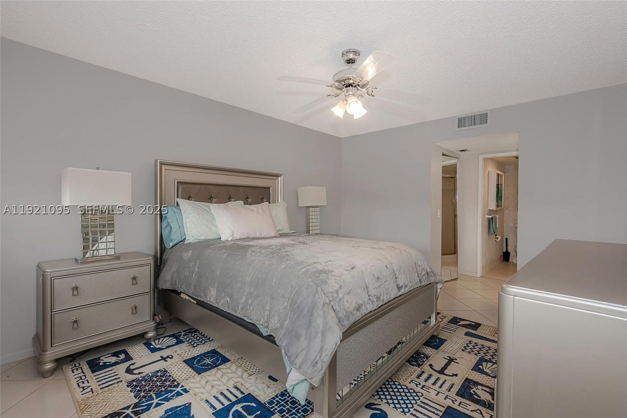 Real estate property located at 950 138th Ave #409B, Broward, Plymouth At Century Villa, Pembroke Pines, FL
