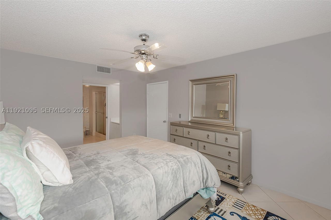 Real estate property located at 950 138th Ave #409B, Broward, Plymouth At Century Villa, Pembroke Pines, FL