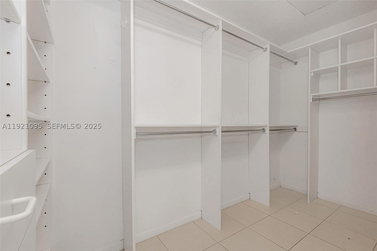 Real estate property located at 950 138th Ave #409B, Broward, Plymouth At Century Villa, Pembroke Pines, FL