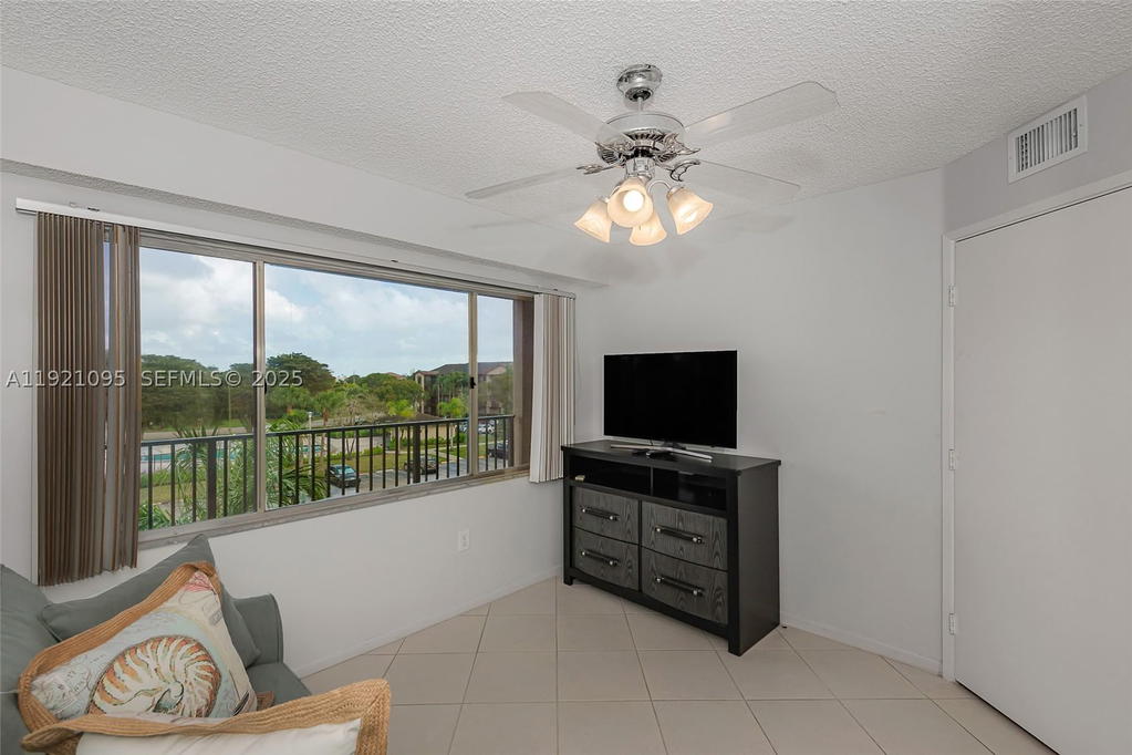 Real estate property located at 950 138th Ave #409B, Broward, Plymouth At Century Villa, Pembroke Pines, FL