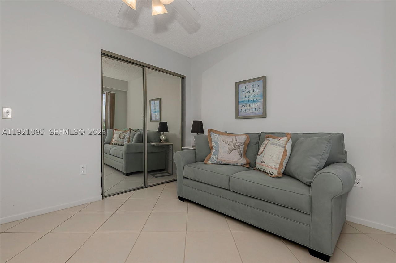 Real estate property located at 950 138th Ave #409B, Broward, Plymouth At Century Villa, Pembroke Pines, FL