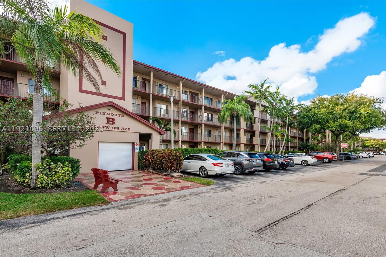 Real estate property located at 950 138th Ave #409B, Broward, Plymouth At Century Villa, Pembroke Pines, FL